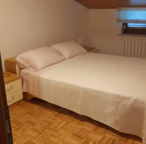 Apartment Maras